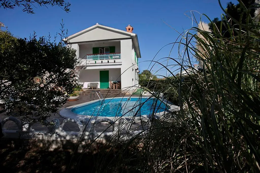 Apartments Villa Iva Ravni