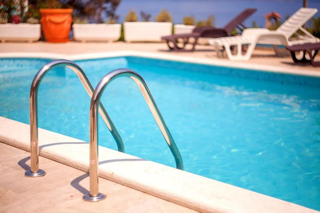 Apartments Villa Iva Ravni